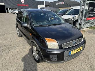 damaged passenger cars Ford Fusion 1.4 16v Futura Airco NAP 2008/2