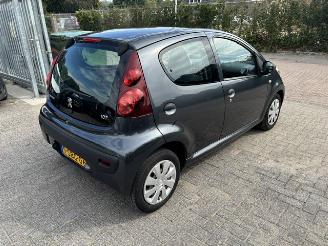 Peugeot 107 1.0 5-drs airco nap picture 7