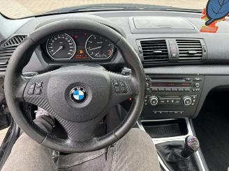 BMW 1-serie 120i  Sport clima 170pk picture 14