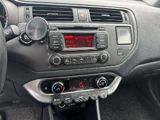 Kia Rio 1.2 Superpack 5-drs clima NAP picture 12