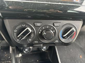 Suzuki Swift 1.2 Select Automaat airco picture 9