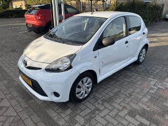 Toyota Aygo 1.0 5-drs Now airco Nap picture 5