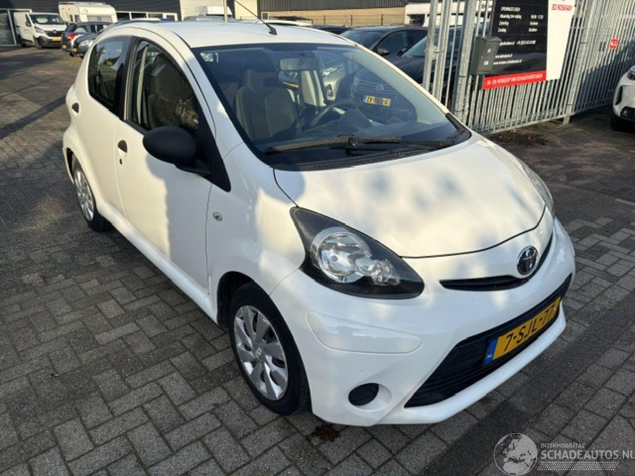 Toyota Aygo 1.0 5-drs Now airco Nap