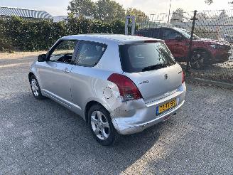 Suzuki Swift 1.3 EXCLUSIVE AUTOMAAT picture 3