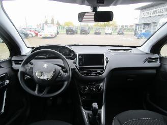 Peugeot 208 1.2 Pure Tech Blue Lion 5drs picture 13
