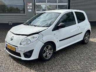 uszkodzony samochody osobowe Renault Twingo 1.2 Authentigue 2009/11