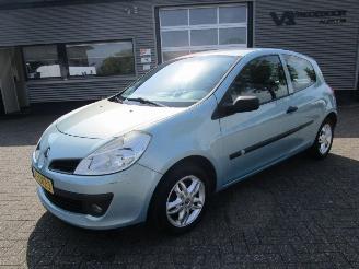 Schadeauto Renault Clio 1.2 TCE Expression 2008/9