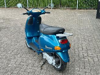 Vespa  ET4 125cc picture 3