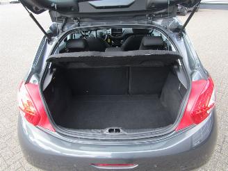 Peugeot 208 1.2 VTI Envy 5drs picture 18