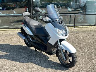 Yamaha X-Max 125  picture 7