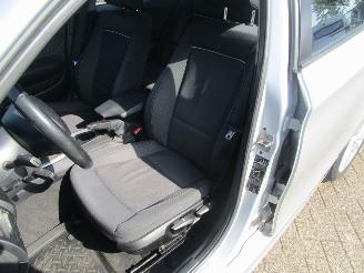 BMW 1-serie 120I High Executive picture 9