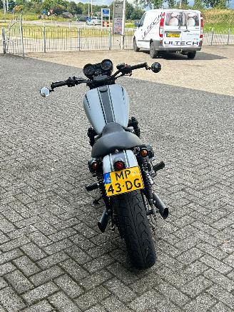 Honda CB 750 Seven Fifty picture 4