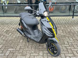 Piaggio  Zip picture 7