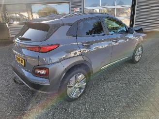 Damaged car Hyundai Kona EV Comfort 64KWH 2020/10
