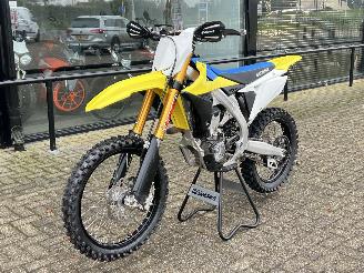 Suzuki RMZ 450  picture 2