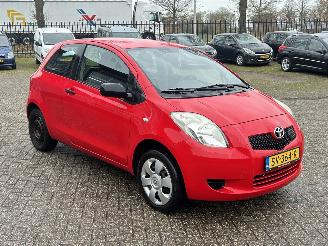 Toyota Yaris 1.0 VVTi + picture 7