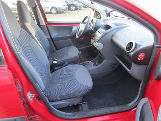 Peugeot 107 1.0-12V XS 5drs picture 11