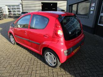 Peugeot 107 1.0-12V XS 5drs picture 2