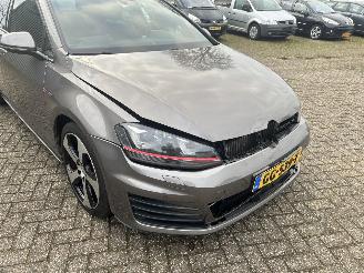 Volkswagen Golf GTI Performance 2.0 TSI picture 28
