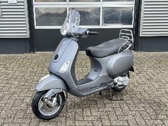 skadebil bromfiets Vespa  LX 50 4T 2008/8