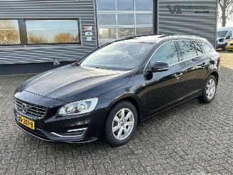 skadebil auto Volvo V-60 2.0 T5 Kinetic 245PK Automaat 2016/7
