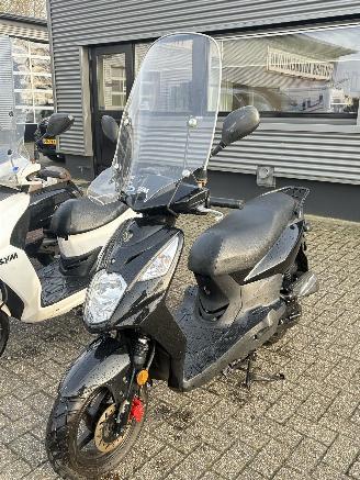 Sym  Partij 6 scooters picture 6