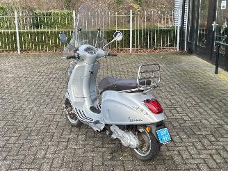 Vespa  Primavera 50 4T picture 3