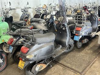 Overige  Partij 58 scooters picture 7
