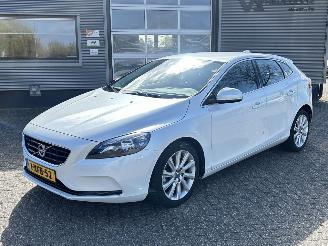 Coche accidentado Volvo V-40 1.6 T2 Summum 2014/7