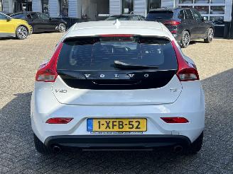 Volvo V-40 1.6 T2 Summum picture 4