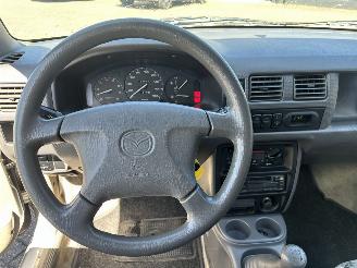 Mazda Demio 1.3 GLX picture 14