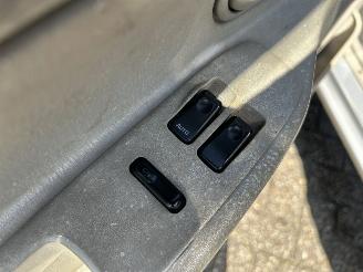 Mazda Demio 1.3 GLX picture 11