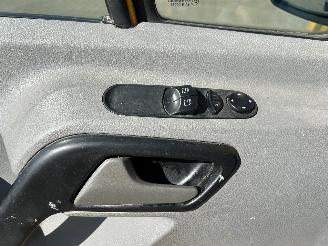 Volkswagen Crafter 35 2.0 TDI L2H1 DC picture 17