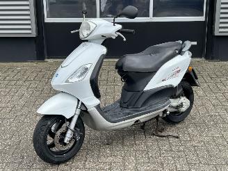 Piaggio  Fly 50 4T picture 1
