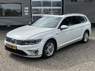 uszkodzony samochody osobowe Volkswagen Passat Variant 1.4 TSI GTE 2016/12