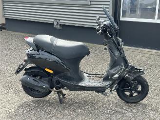 Piaggio  Zip 50 4T picture 2
