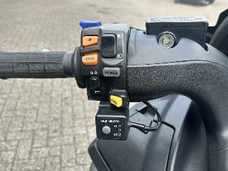 Suzuki Burgman 650 650ZA Executive picture 12