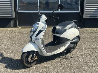 Sym  Mio 50 picture 1