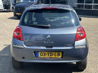 Renault Clio 1.6-16V Privilège picture 4