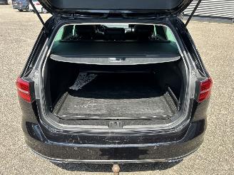 Volkswagen Passat Variant 2.0 TDI Connected Series Plus picture 12