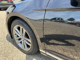 Volkswagen Passat Variant 2.0 TDI Connected Series Plus picture 30