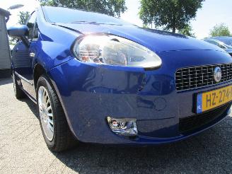 Fiat Grande Punto 1.4-16V Dynamic 5drs picture 20