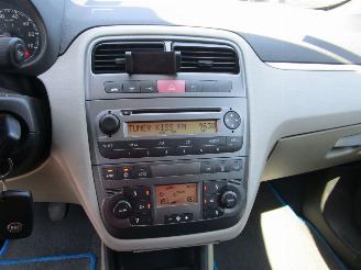 Fiat Grande Punto 1.4-16V Dynamic 5drs picture 14