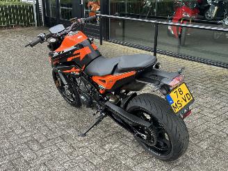 KTM  890 Duke picture 5