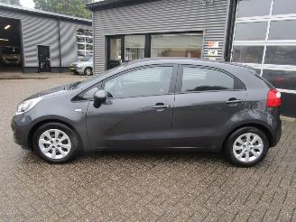 Kia Rio 1.2 CVVT Business Line 5drs picture 2