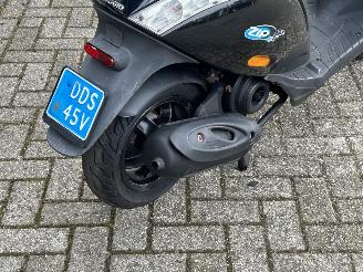 Piaggio  Zip 50 4T picture 10