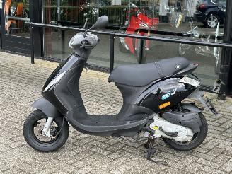 Piaggio  Zip 50 4T picture 2