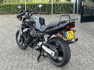 Yamaha FZS 600 Fazer picture 3