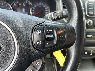Kia Carens 1.6 DGi Comfort Pack picture 18