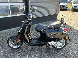 Vespa  Sprint picture 2